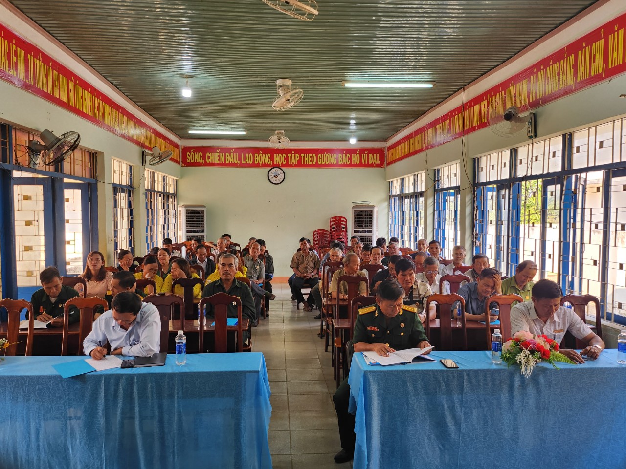 Hội Cựu chiến binh xã Ea Hiu đã tổ chức hội nghị tổng kết phong trào thi đua “CCB gương mẫu”